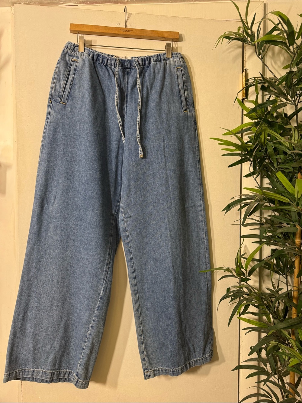Zara Light Blue Relaxed Men’s Denim Jeans with Drawstring